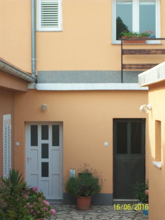 Apartment Boris Senj  Esterno foto